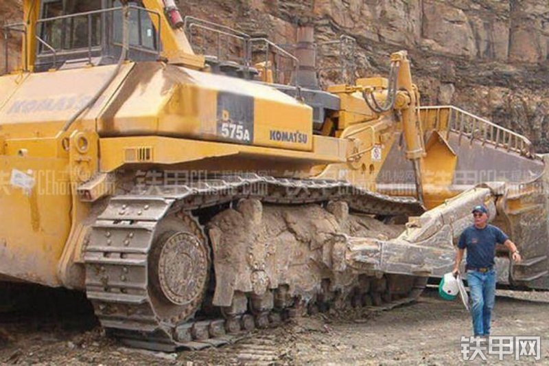 小松D575A-3推土机其他