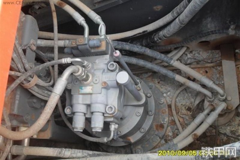 日立ZX210H-3挖掘机局部