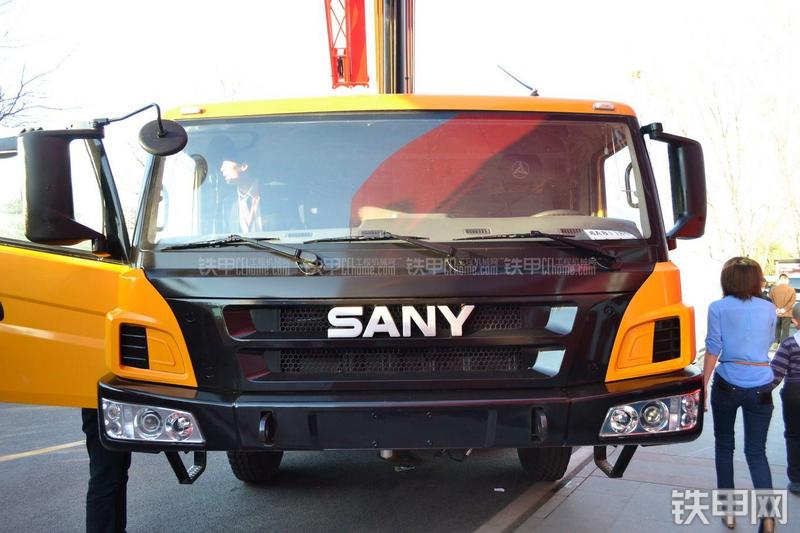 三一重工STC750起重机整机外观