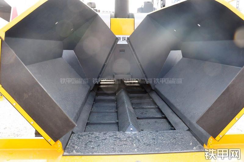 新筑股份MT9000S-II沥青摊铺机局部