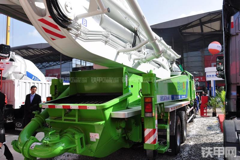 华菱星马AH5384THB-49泵车整机外观