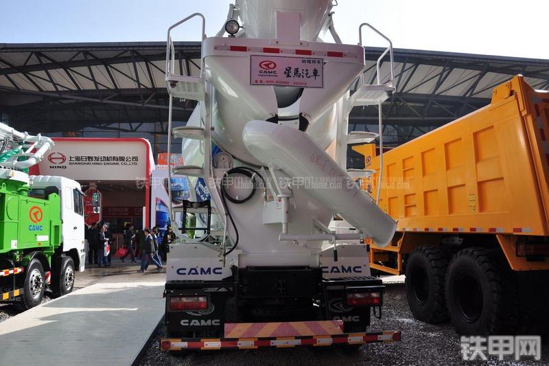 华菱星马AH5259GJB4搅拌运输车整机外观