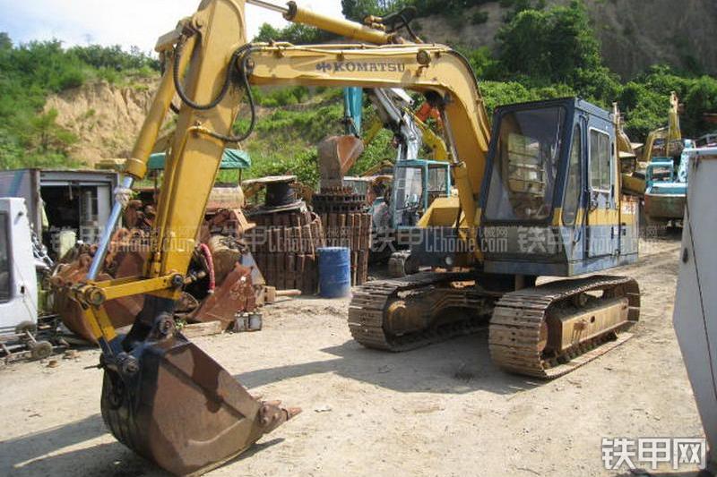 小松PC80-1挖掘机整机外观