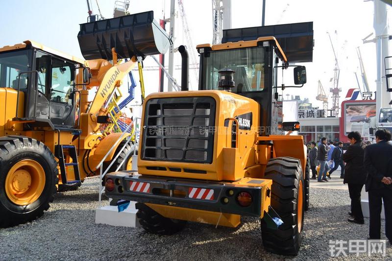 现代HL830K装载机整机外观