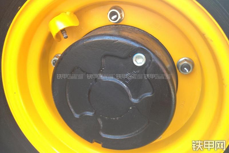 杰西博3CX-ECO挖掘装载机局部