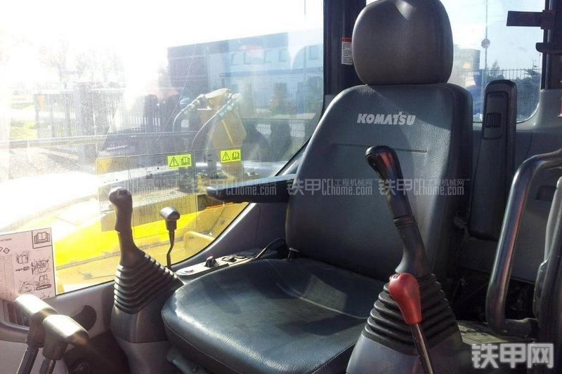 小松PC78MR-6挖掘机局部