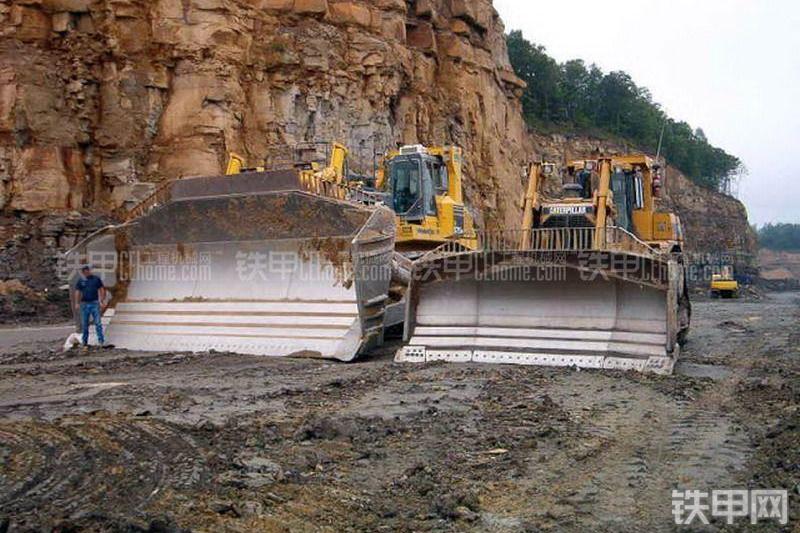 小松D575A-3推土机其他