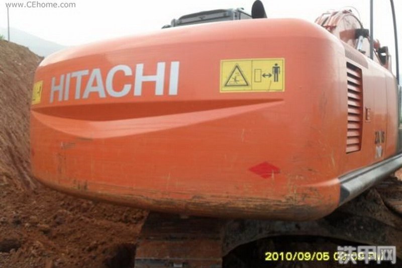 日立ZX210H-3挖掘机局部