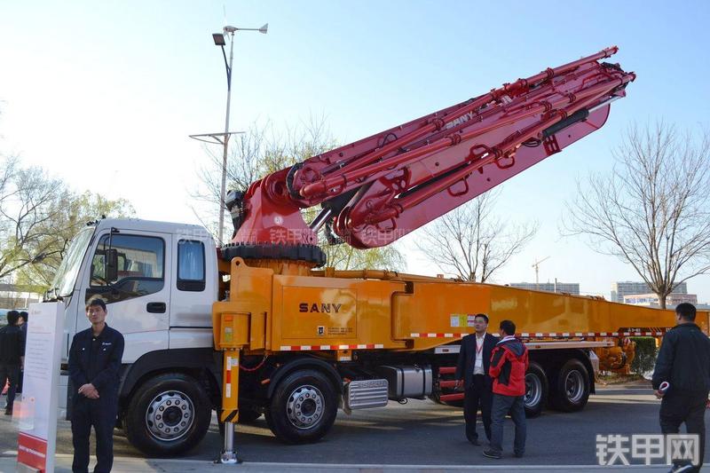 三一重工SY5418THB-52E(6)泵车整机外观