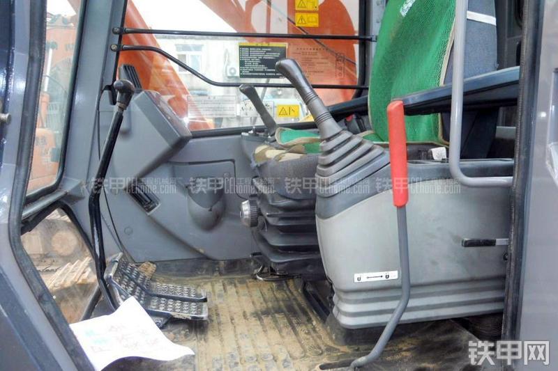 日立ZX450H挖掘机局部