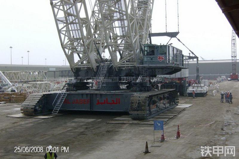 特雷克斯CC8800起重机整机外观