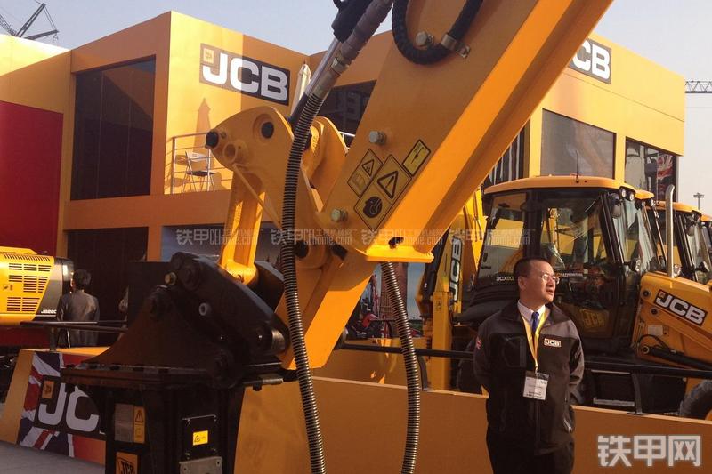 杰西博3CX-ECO挖掘装载机局部