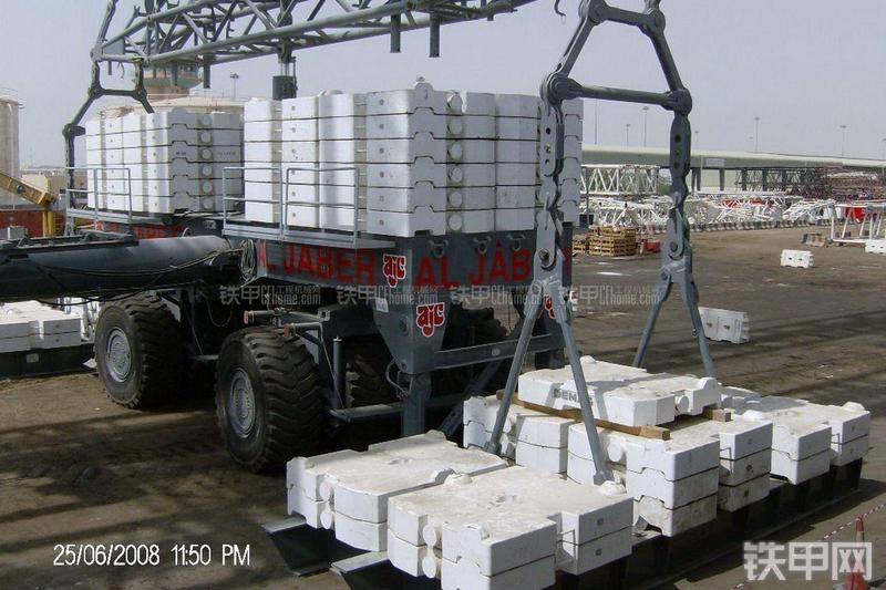 特雷克斯CC8800起重机局部