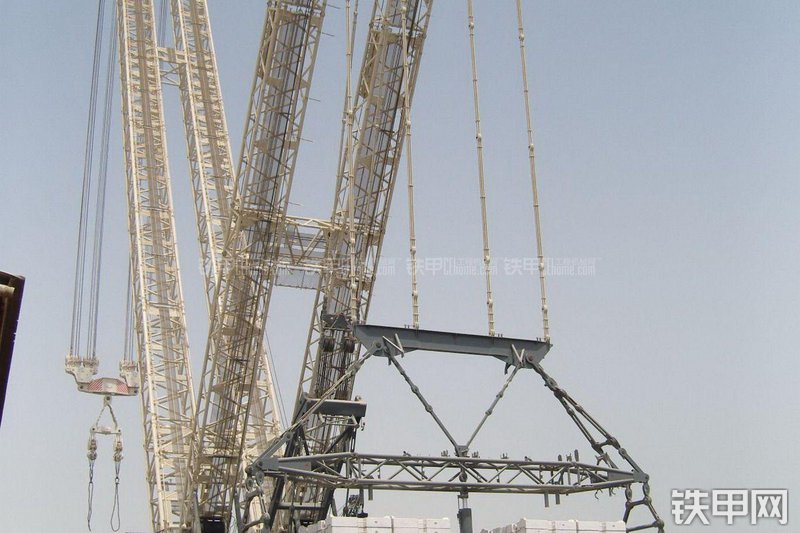 特雷克斯CC8800起重机整机外观