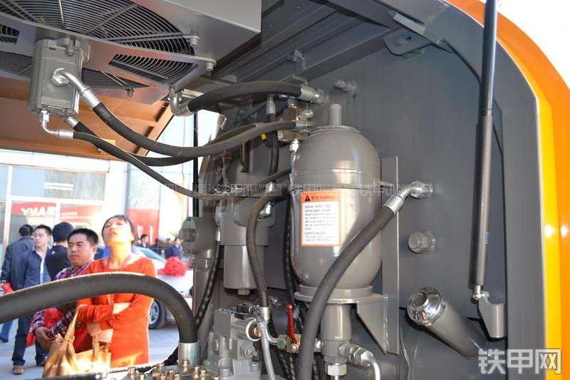 三一重工HBT60C-1816IIID拖泵局部