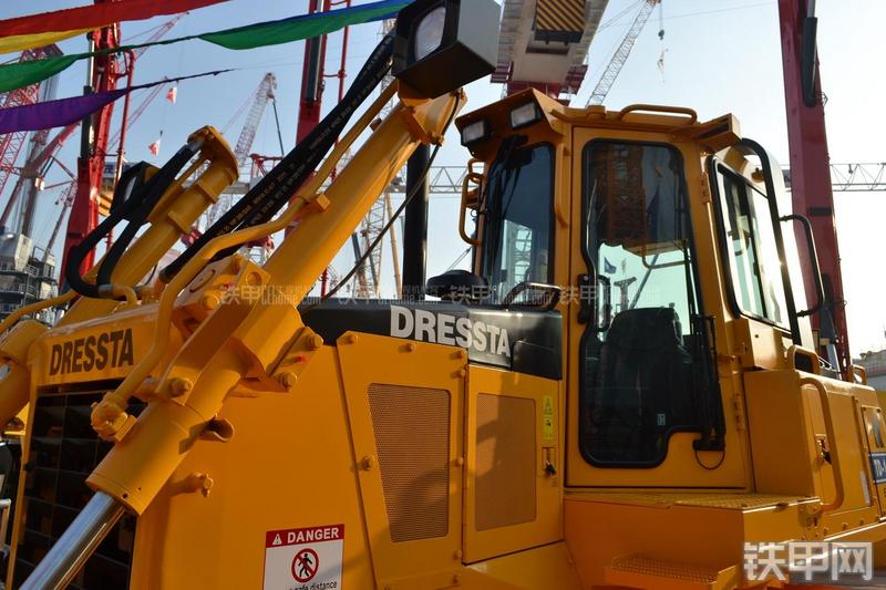 柳工TD-14M推土机局部