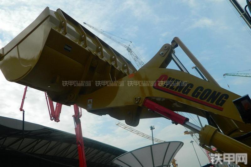 成工CG946G装载机局部