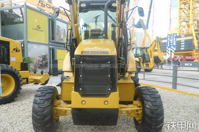 成工862H挖掘装载机局部