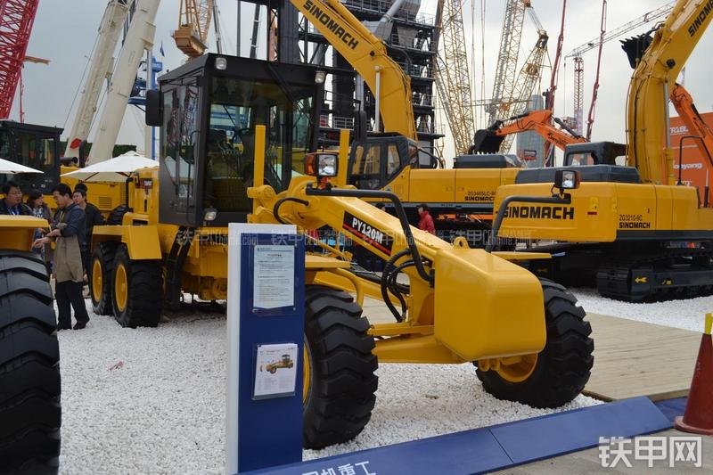 天工PY120M平地机整机外观