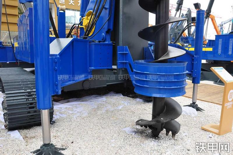 恒天九五JU90长螺旋钻机局部