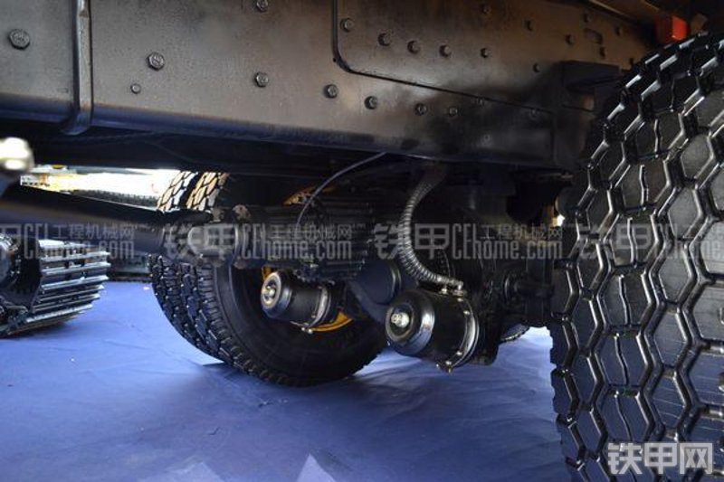 国机洛建GZL3606非公路自卸车局部