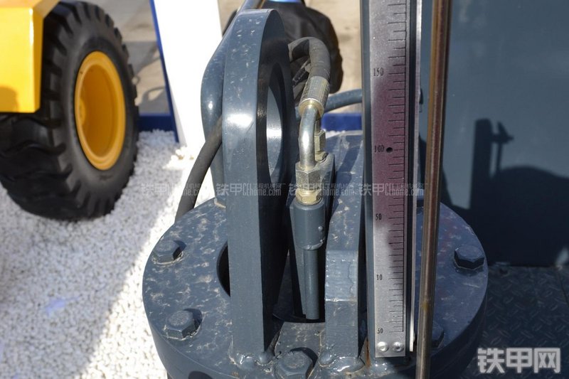 天工LXL1200F铣刨机局部