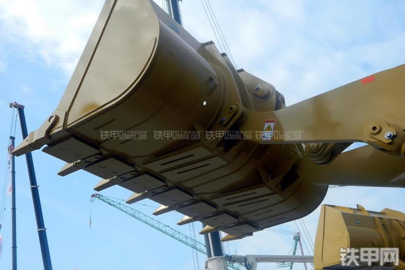 成工CG956G装载机局部