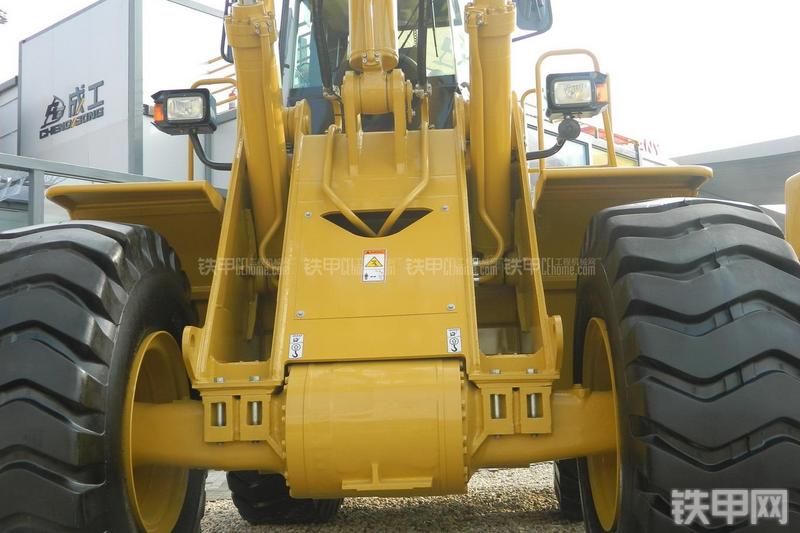 成工CG956H装载机局部