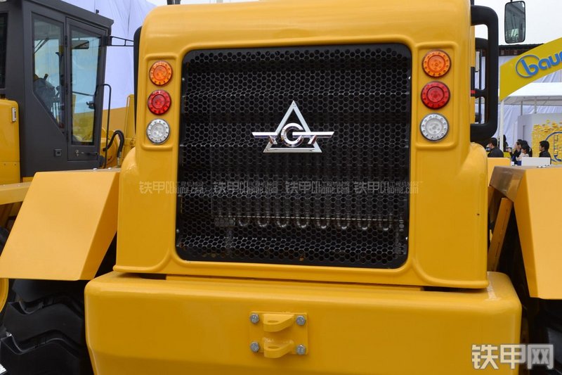 天工PY200M平地机局部