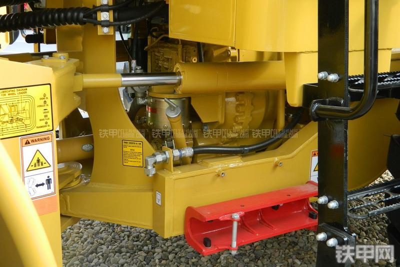 成工CG956H装载机局部