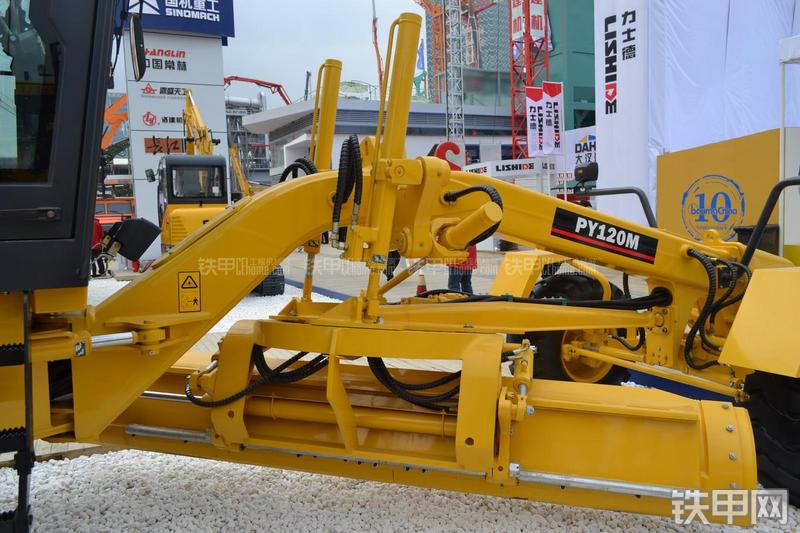 天工PY120M平地机局部