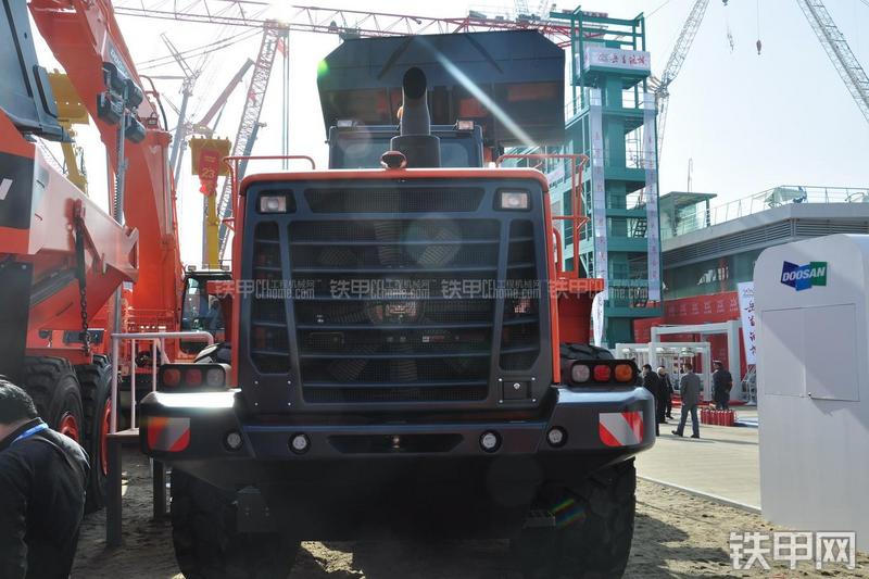 迪万伦DL550装载机局部