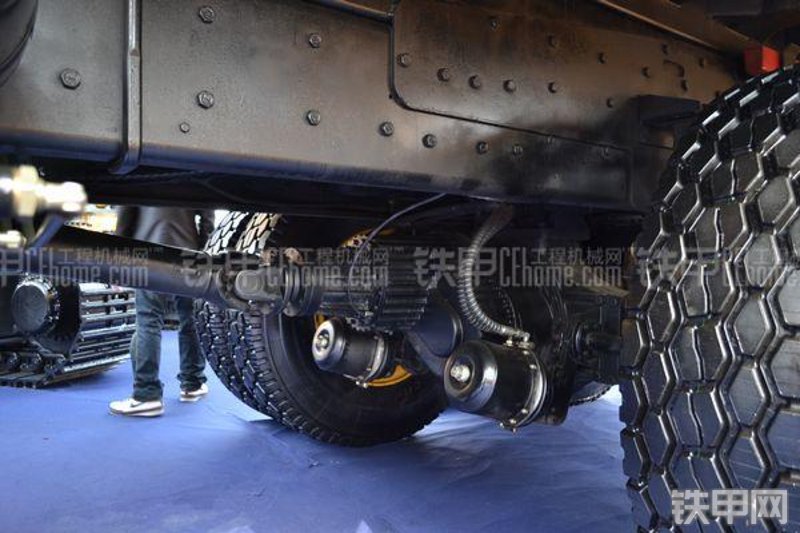 国机洛建GZL3606非公路自卸车局部