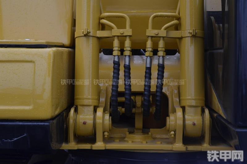 洛阳路通LT150挖掘机局部