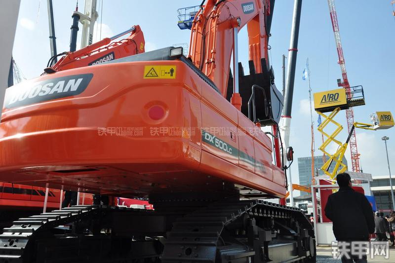 迪万伦DX500LC挖掘机局部