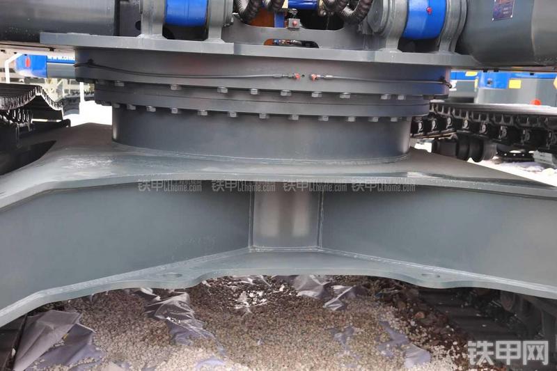 恒天九五JV365LC挖掘机局部