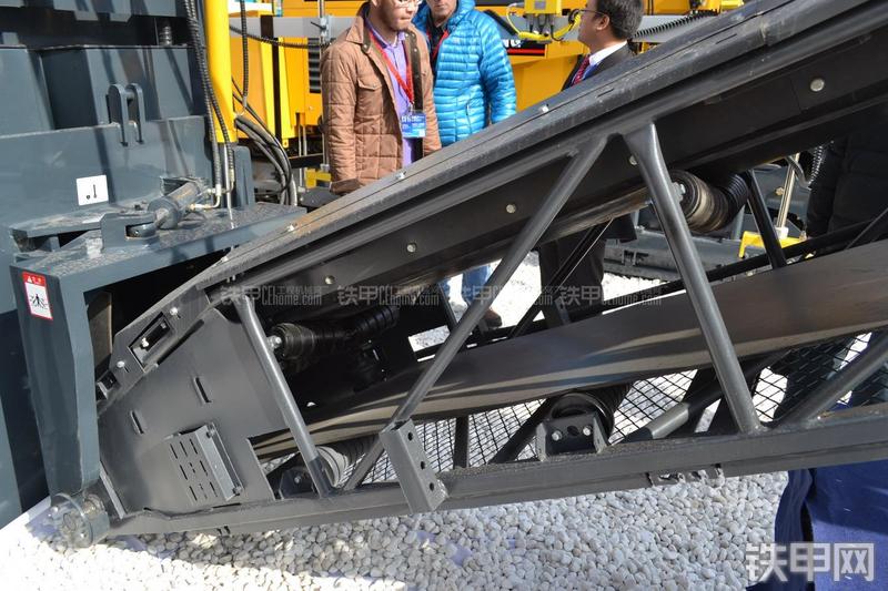 天工LXL1200F铣刨机局部