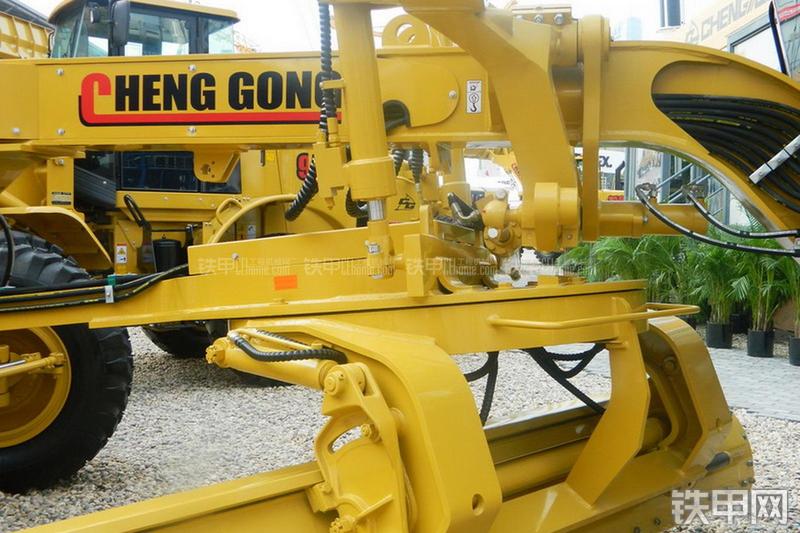 成工CG932H装载机局部