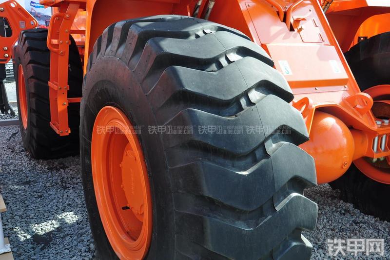 迪万伦DL507装载机局部