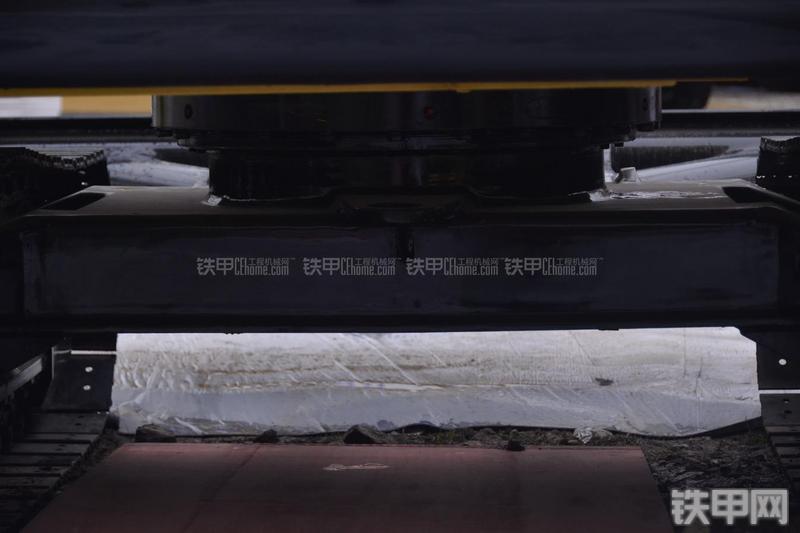 洛阳路通LT70挖掘机局部