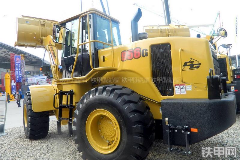 成工CG956G装载机局部