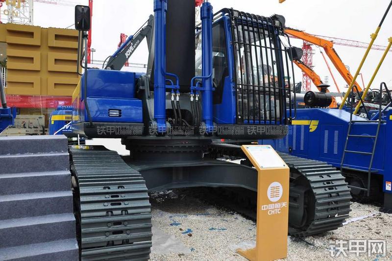 恒天九五JV365LC挖掘机局部