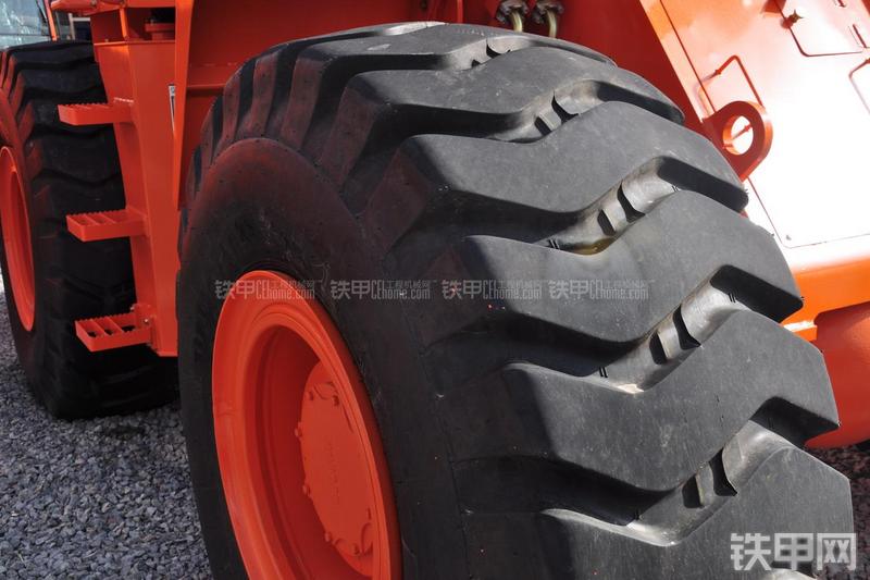 迪万伦DL501装载机局部