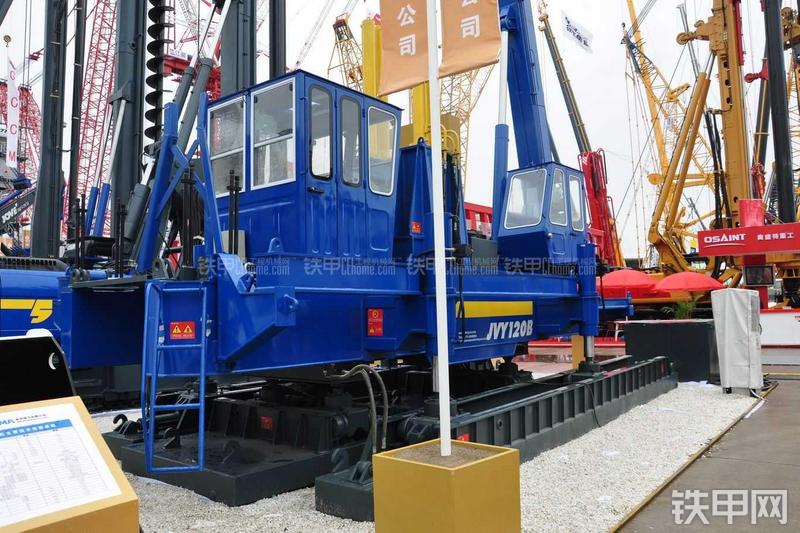 恒天九五JVY120B压桩机整机外观