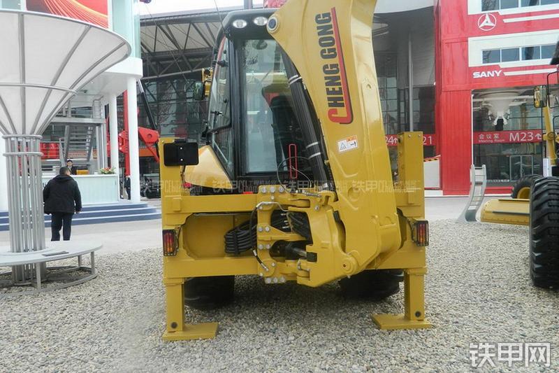 成工862H挖掘装载机局部