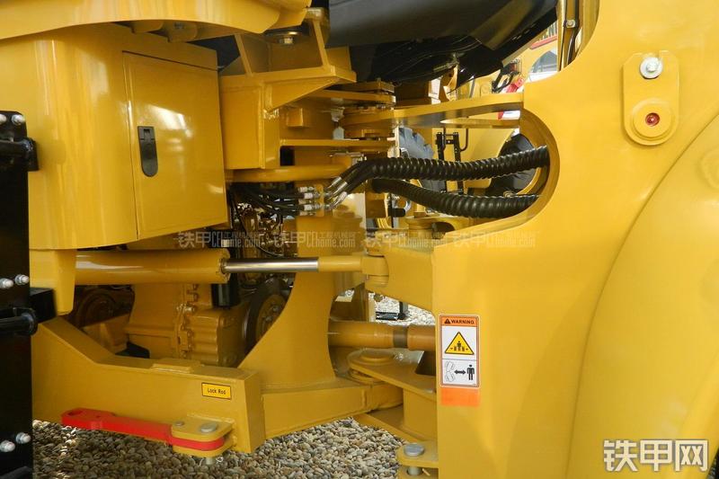 成工CG956H装载机局部