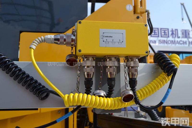 天工WTL6000B沥青摊铺机局部