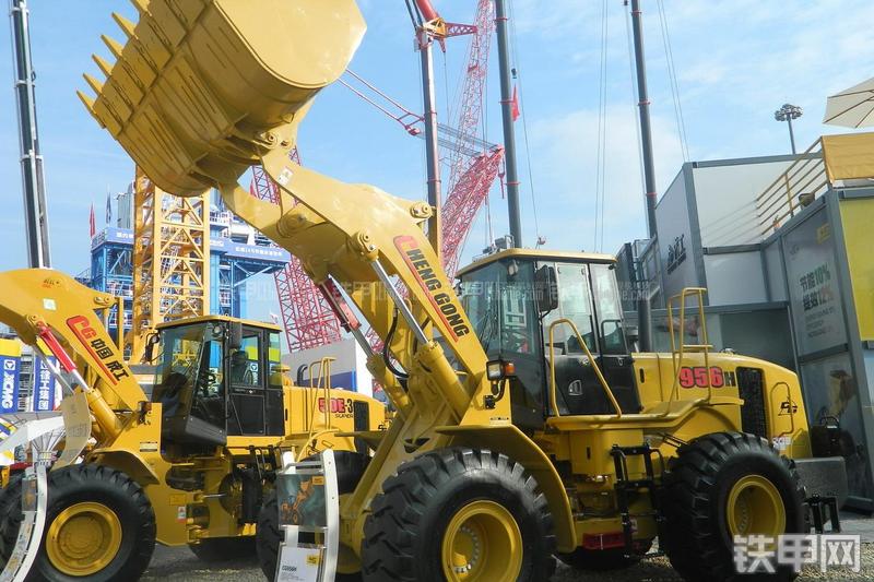 成工CG956H装载机整机外观