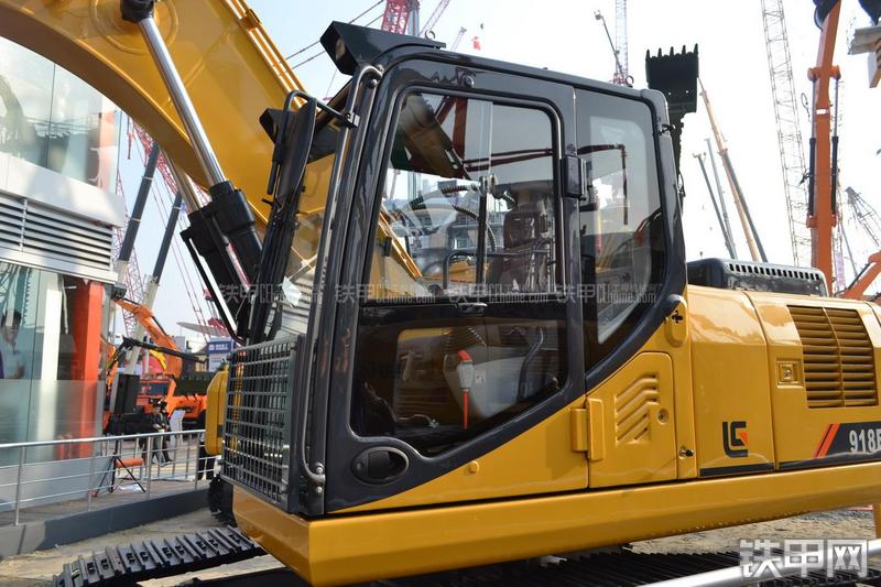 柳工CLG918E挖掘机局部