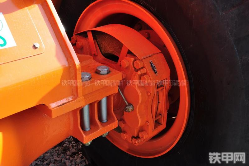 迪万伦DL501装载机局部